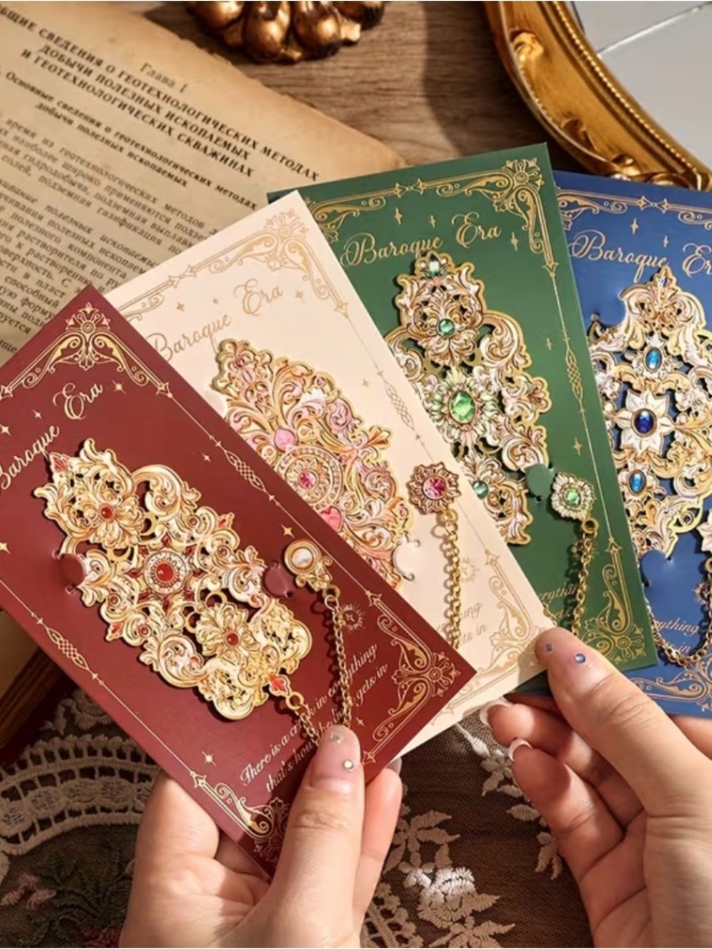 One Vintage Bookmark, Hollow Metal Baroque Design, Golden Bookmarks, Beautiful
